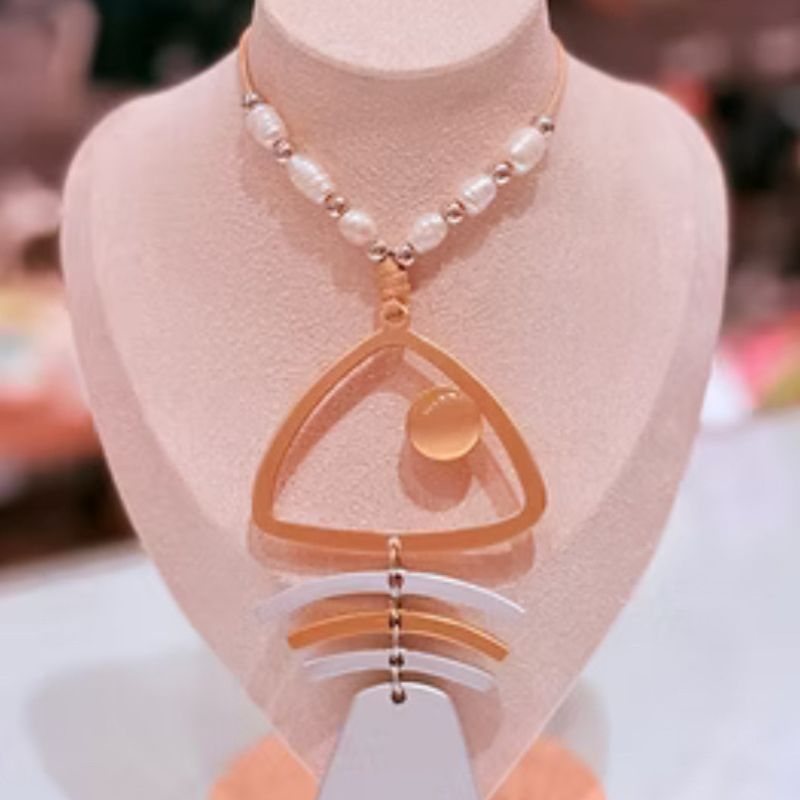 1 Collar largo de diseño artístico y geométrico - Imagen 1