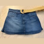 Mini short de jean con efecto falda cruzada al frente