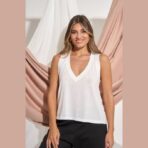 Musculosa escote en V blanca - Imagen 5
