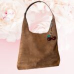 Bolso tipo Boho bag en gamuza sintética. - Imagen 3