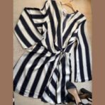 Vestido cruzado de seda a rayas - Imagen 2