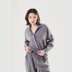 Camisa oversize de satén. - Imagen 2