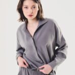 Camisa oversize de satén.