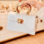 Mini Bag Blanca con dorado cuero ecológico