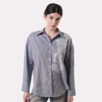 Camisa de corte clásico, con Aplique.