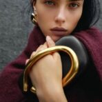 Mini Bag Negra con dorado cuero ecológico - Imagen 2