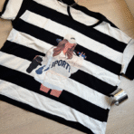 Remera rayada con estampa - Imagen 9